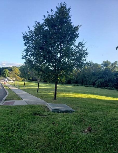 More Photos Of 525-555 Landmark Dr, Congers Land For Sale