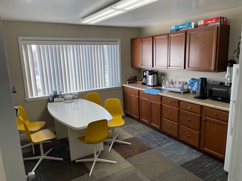 More Photos Of 3425 Dempster St, Skokie Office For Sale