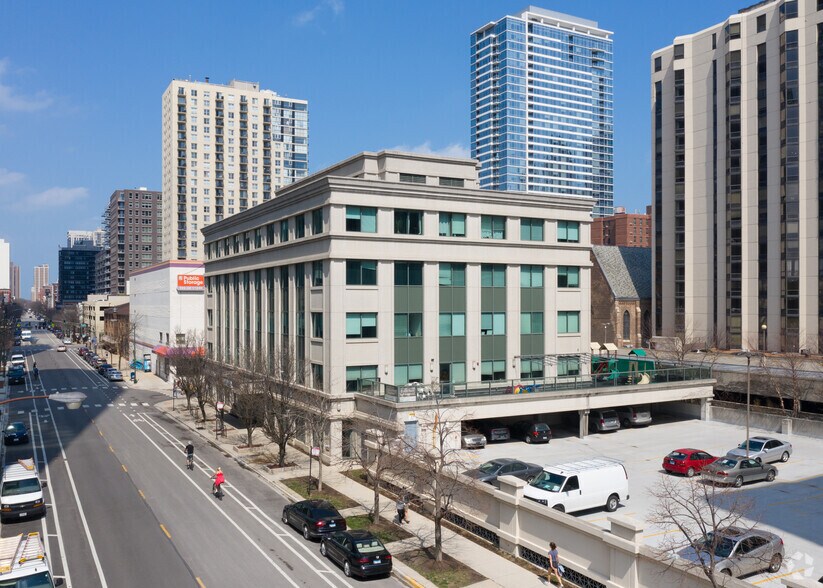 More Photos Of 1111 N Wells St, Chicago Office For Lease