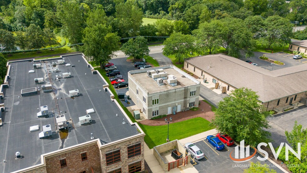 More Photos Of 840 W Bartlett Rd, Bartlett Office For Sale