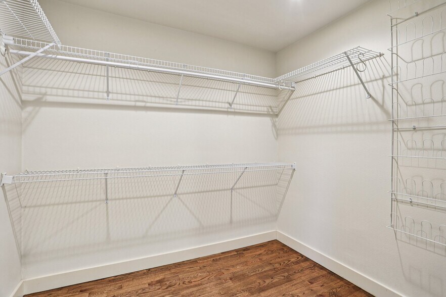 More Photos Of 5733 155th Ave NE, Redmond Apartments For Sale