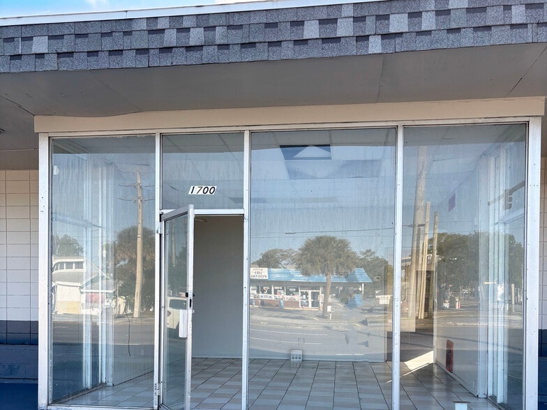 More Photos Of 1700 N Harbor City Blvd, Melbourne Auto Repair For Sale