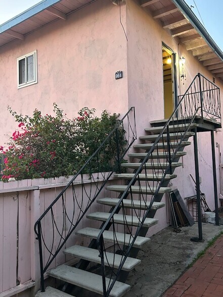 More Photos Of 2801-2807 Columbia St, San Diego Apartments For Sale