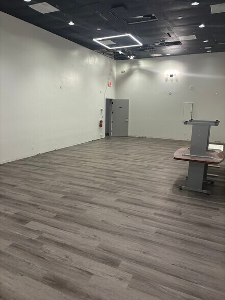 More Photos Of 1347-1349 Pacific Ave, Santa Cruz Storefront For Lease