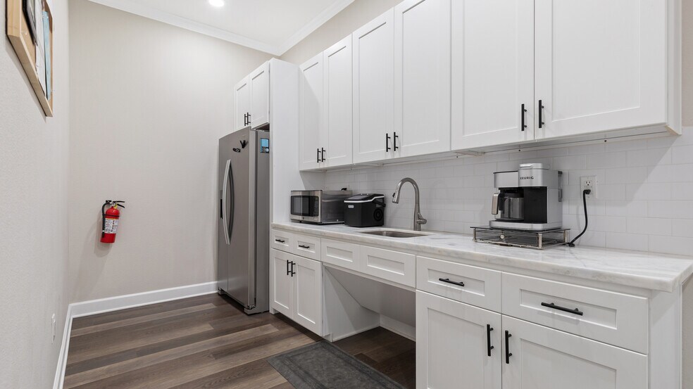 More Photos Of 2035 N Mason Rd, Katy Medical For Lease