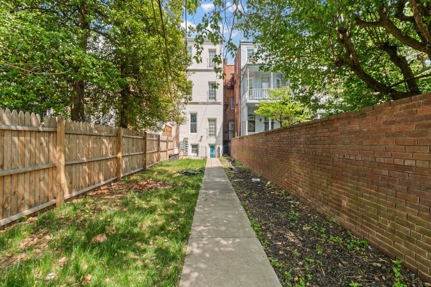 More Photos Of 2740 Saint Paul St, Baltimore Apartments For Sale