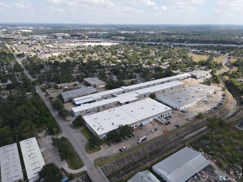 More Photos Of 3434-3446 Lang Rd, Houston Manufacturing For Lease