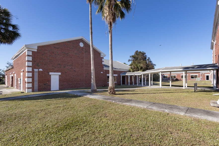 More Photos Of 4400 Dixie Hwy NE, Palm Bay Schools For Sale