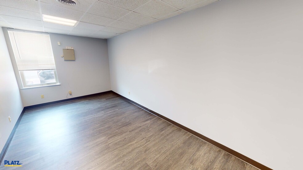 More Photos Of 5500 Market St, Youngstown Office For Lease