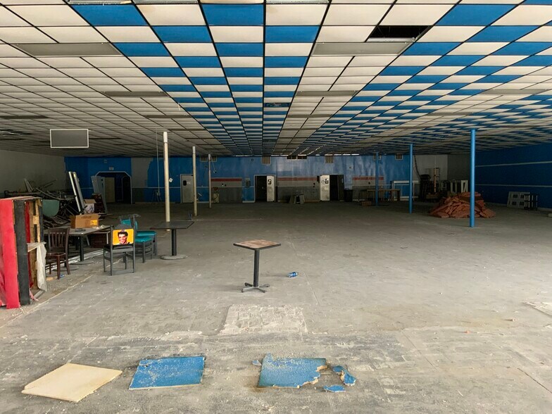 More Photos Of 908-1010 W Cumberland St, Dunn General Retail For Lease