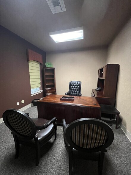 More Photos Of 1314 E Sonterra Blvd, San Antonio Office For Sale