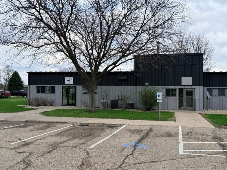 More Photos Of 1001 Arboretum Dr, Waunakee Flex For Lease