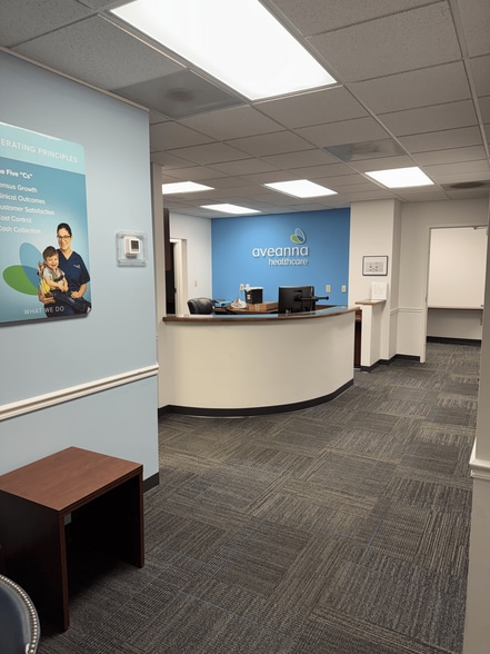 More Photos Of 1551 Westbrook Plaza Dr, Winston-Salem Office For Lease