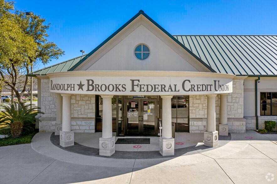 More Photos Of 11309-11323 Bandera Rd, San Antonio Unknown For Lease