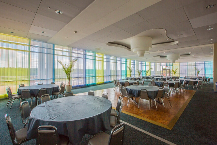 More Photos Of 17777 Old Cutler Rd, Miami Office For Lease