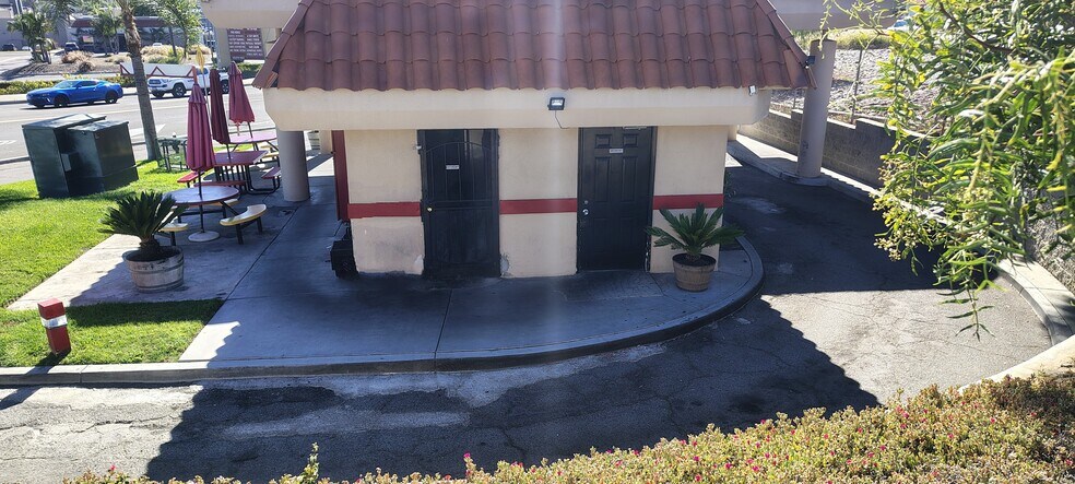 More Photos Of 1805 Hacienda Dr, Vista Fast Food For Lease