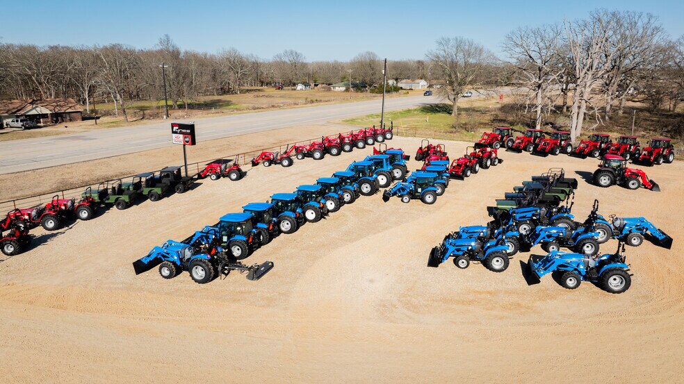 More Photos Of 1885 17th NE st, Paris General Retail For Sale