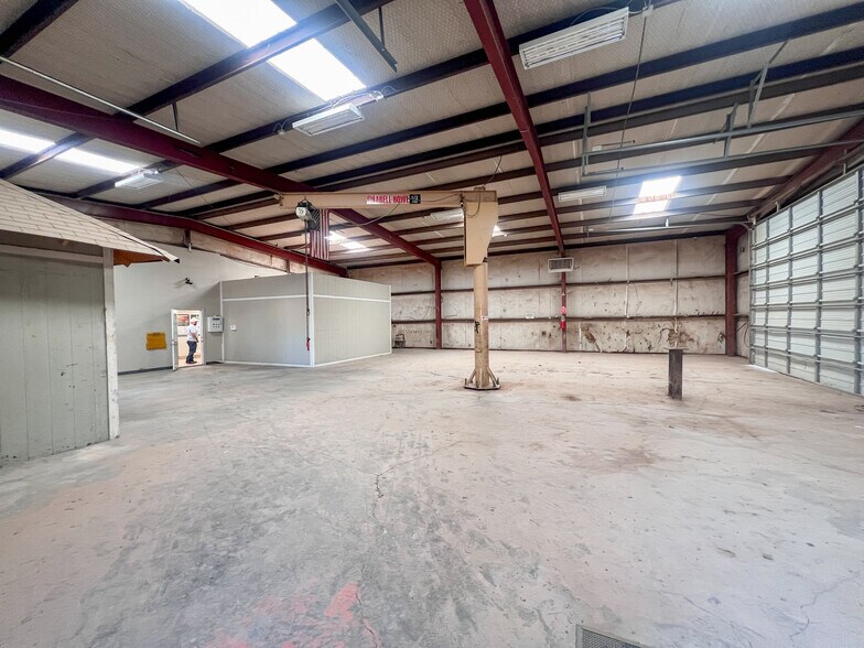 More Photos Of 6610 E Hwy 80 & 6618 E Hwy 80, Midland Industrial For Sale