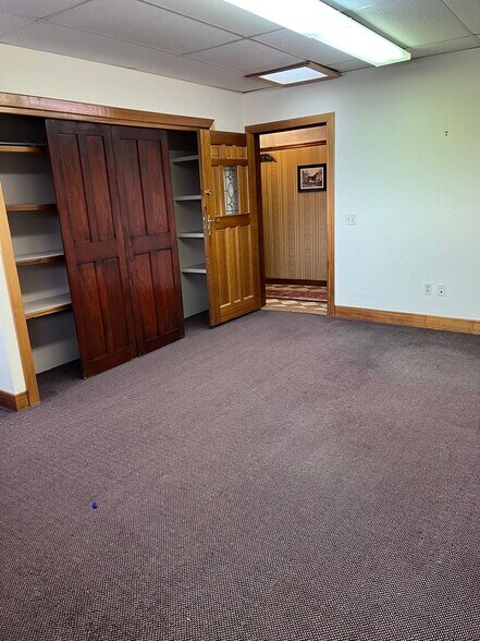 More Photos Of 84 Park Ave, Flemington Office For Lease