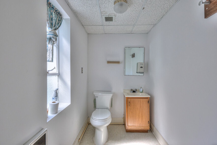 More Photos Of 228 S Military Ave, Lawrenceburg Religious Facility For Sale