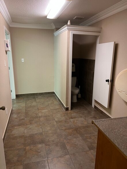 More Photos Of 444 Broadway Ave, Atwater Freestanding For Sale