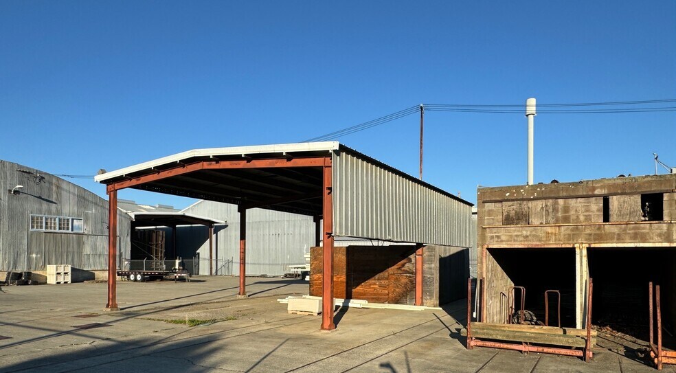 More Photos Of 11 E Abbey St, Winters Warehouse For Sale