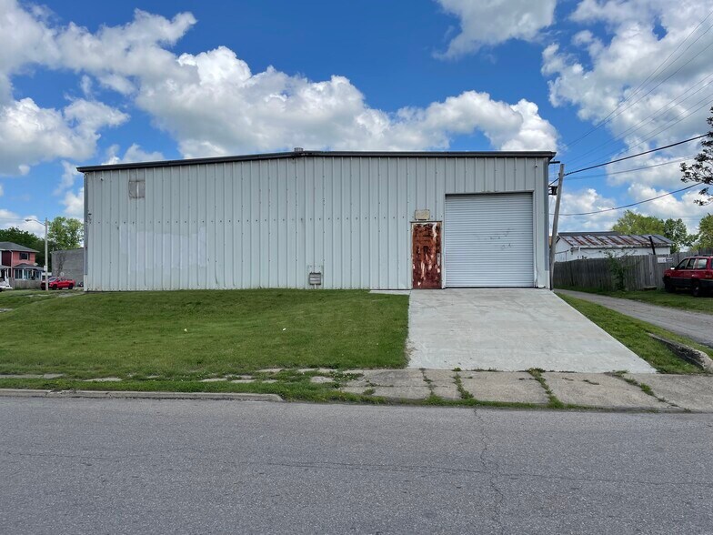 More Photos Of 283 E Main St, Newark Warehouse For Lease