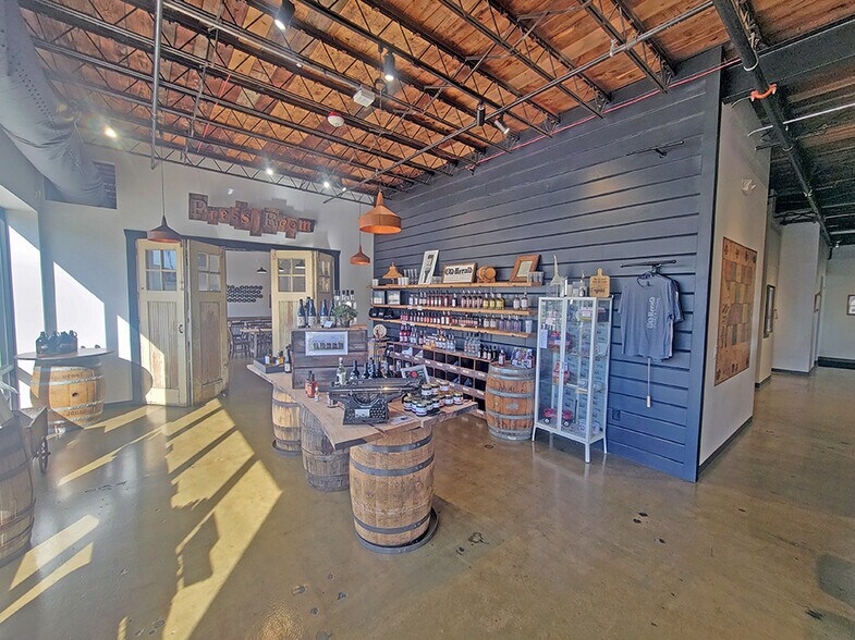 More Photos Of , Collinsville General Retail For Sale