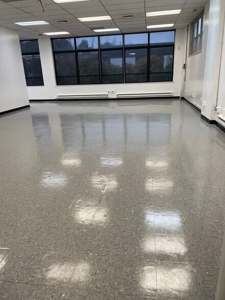 More Photos Of 44 Executive Blvd, Elmsford Loft Creative Space For Lease