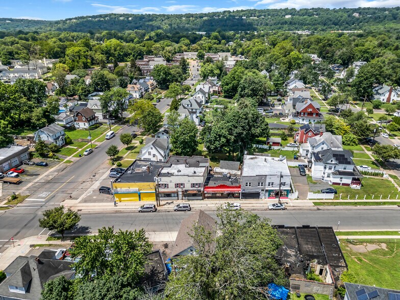 More Photos Of 1011 E 2nd St, Plainfield Storefront For Sale