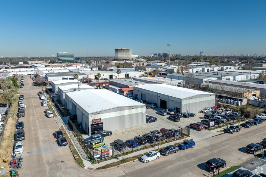 More Photos Of 9334 Ronda Ln, Houston Industrial For Lease