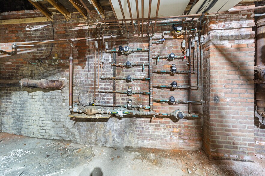 More Photos Of 2800-2806 Mayfield Rd, Cleveland Heights Storefront Retail Office For Sale