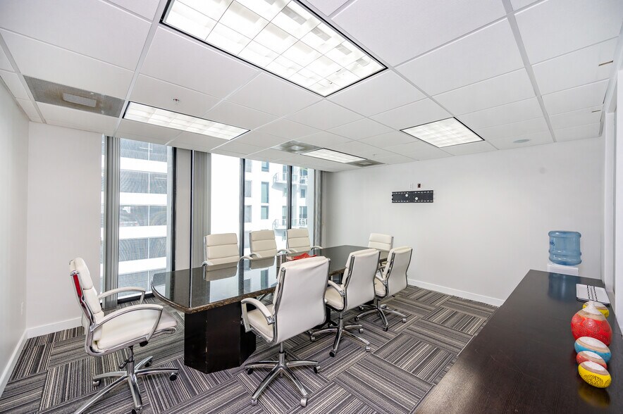 More Photos Of 1110 Brickell Ave, Miami Office For Sale