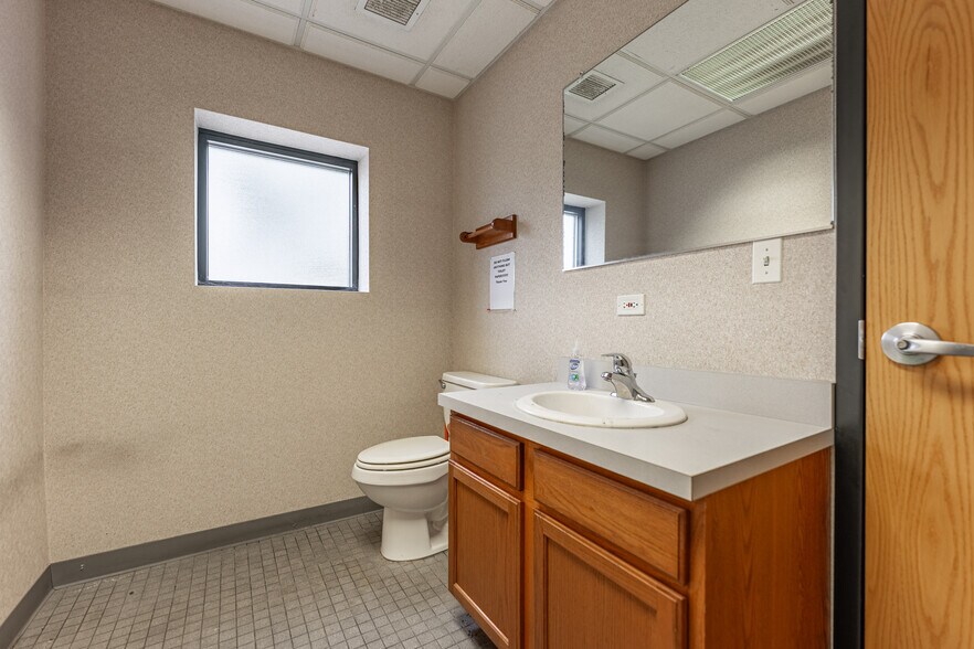 More Photos Of 5430 Saint Charles Rd, Berkeley Office For Sale