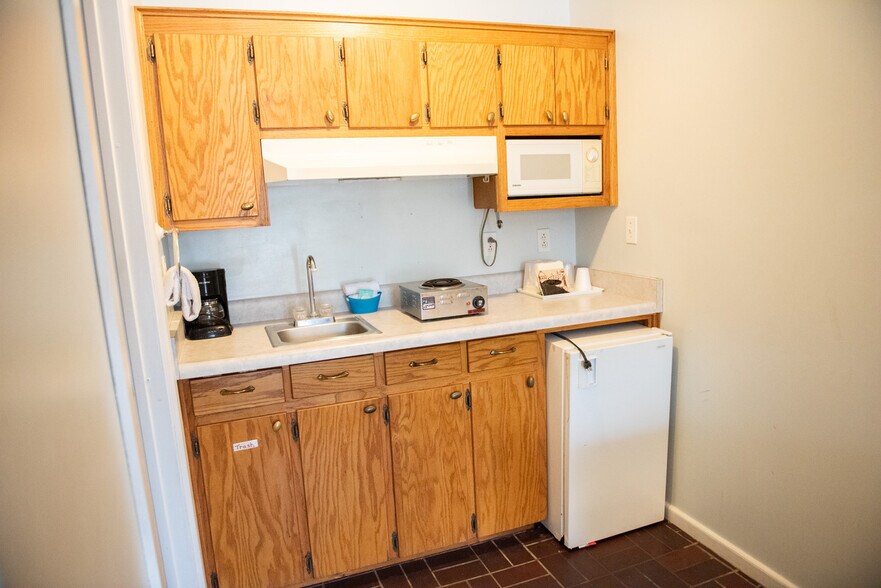 More Photos Of 360 Highway 62 E, Salem Hotel For Sale