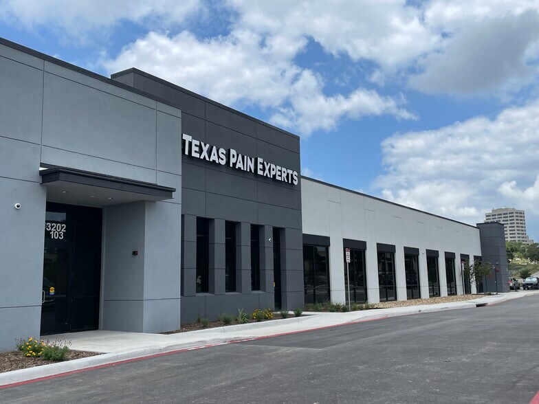 More Photos Of 3202 Cherry Ridge Dr, San Antonio Medical For Lease