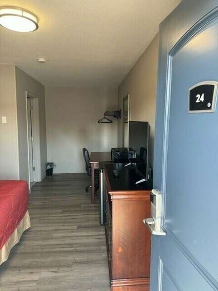 More Photos Of 1152 Main St, Springfield Hotel For Sale