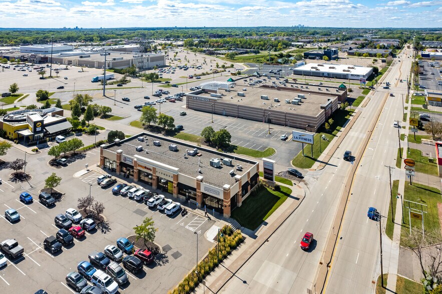 More Photos Of 3095 White Bear Ave N, Maplewood Freestanding For Lease