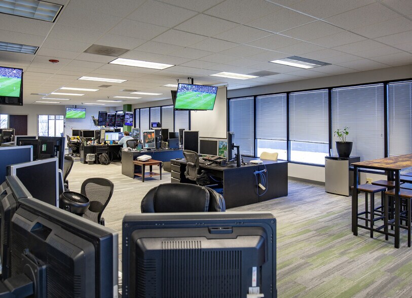 More Photos Of 7400 W 129th St, Overland Park Office For Sale