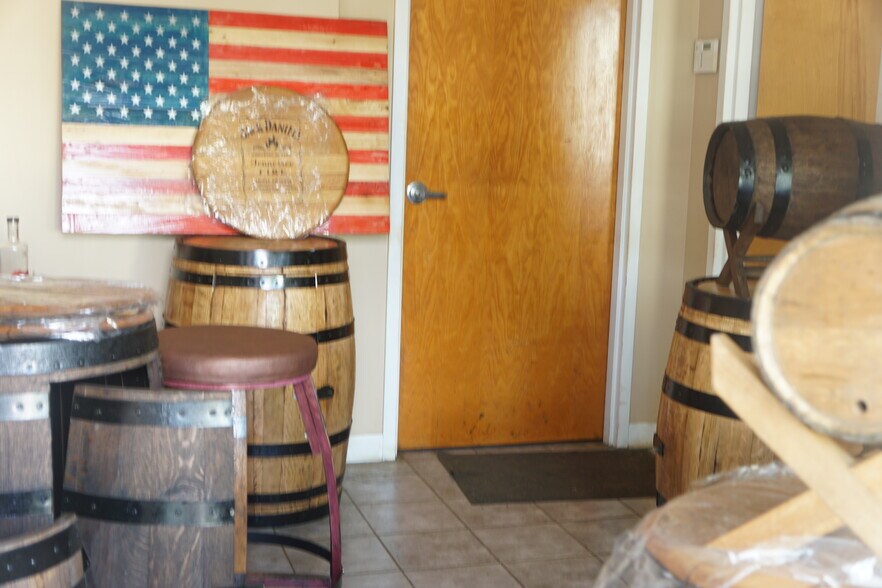 More Photos Of 1700 35th St, Orlando Warehouse For Lease