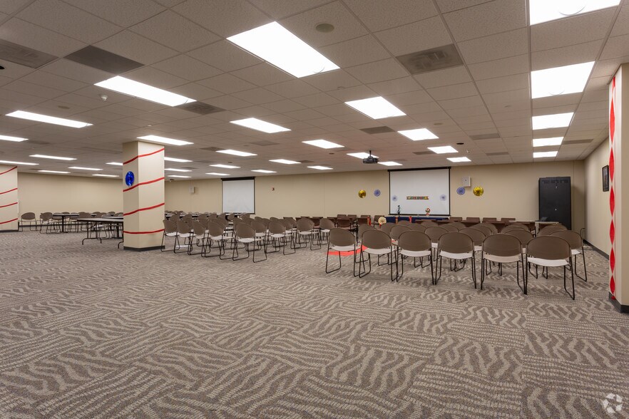 More Photos Of 1575 Garden of the Gods Rd, Colorado Springs Light Manufacturing For Lease