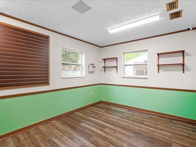 More Photos Of 1452 Bellaire Ln NE, Palm Bay Freestanding For Sale