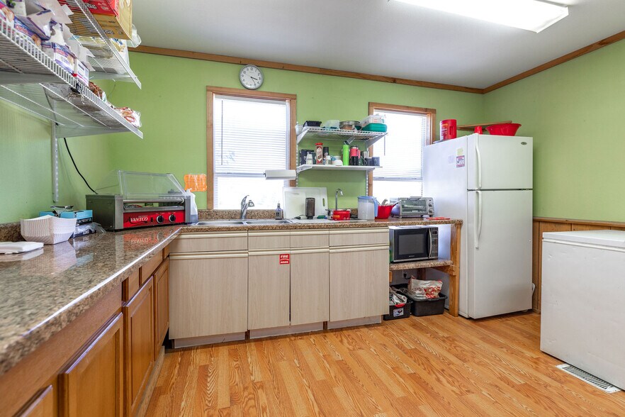 More Photos Of 1211 Cox Ford Rd, Crane Specialty For Sale