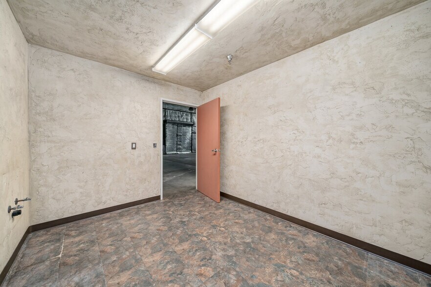 More Photos Of 3230 Riverside Ave, Paso Robles Manufacturing For Lease