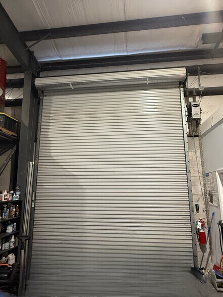 More Photos Of 6860 28th St Cir, Sarasota Warehouse For Sale