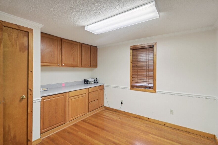 More Photos Of 1007 Carthage St, Sanford Medical For Lease