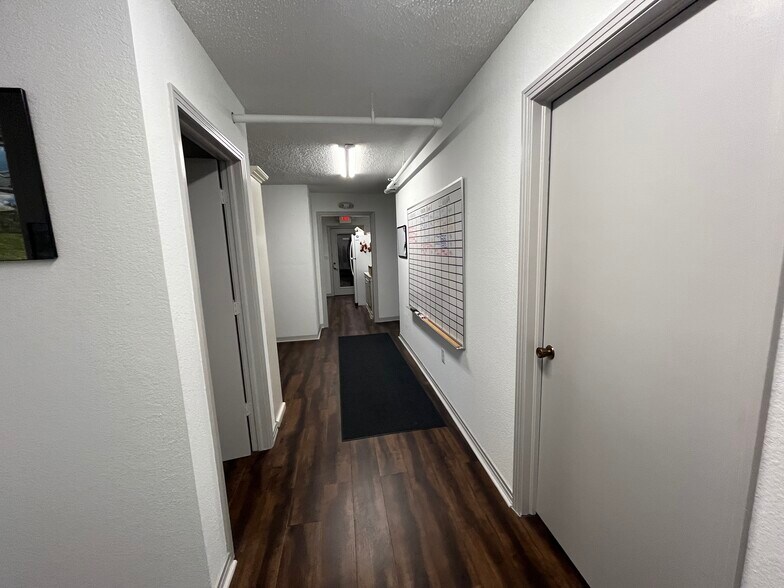 More Photos Of 12155 Metro Pky, Fort Myers Flex For Sale