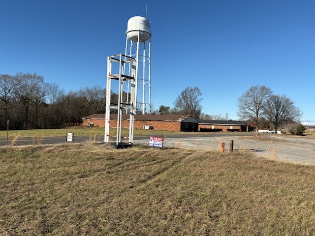 More Photos Of 1210 Champion Ferry Rd, Gaffney Flex For Sale