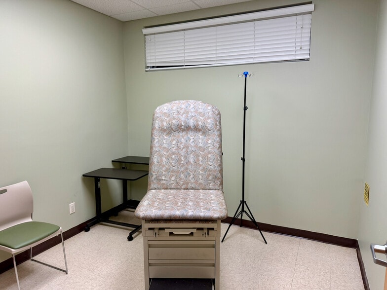 More Photos Of 514 Mary Esther Cut, Fort Walton Beach Medical For Sale