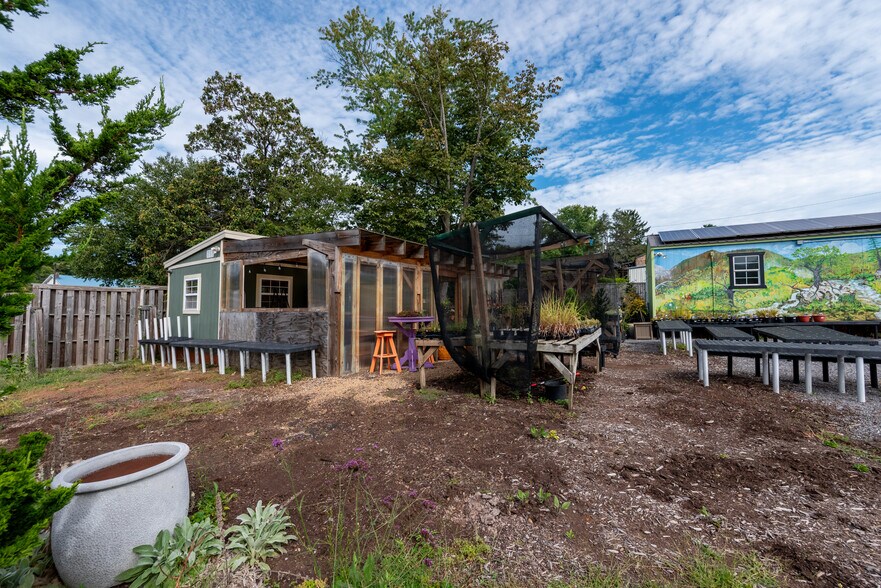 More Photos Of 204 Black Mountain Ave, Black Mountain Office Residential For Sale